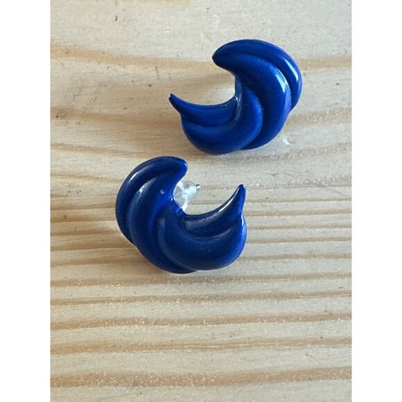 Blue Crescent-Shaped Stud Postback Earrings For Women - Picture 1 of 4